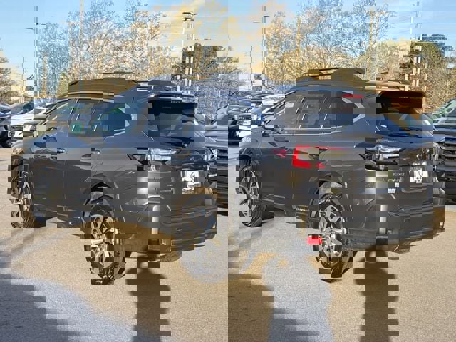 Used 2025 Subaru Outback Premium image 5