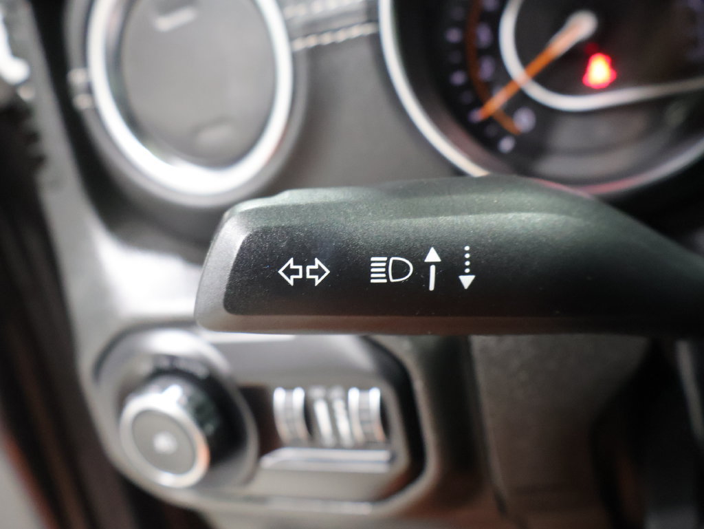 Used 2022 Jeep Wrangler Unlimited Sahara w/ Cold Weather Group AWD/4WD image 36