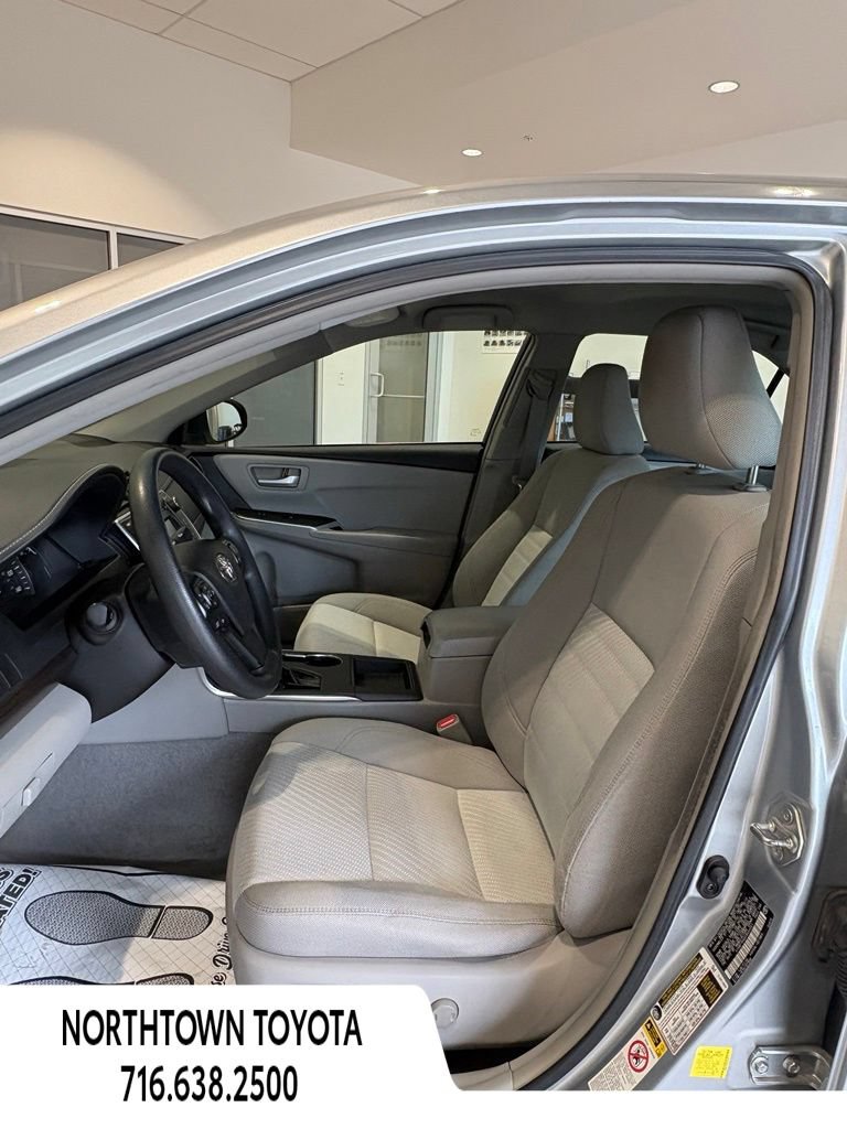 Used 2015 Toyota Camry LE FWD image 13