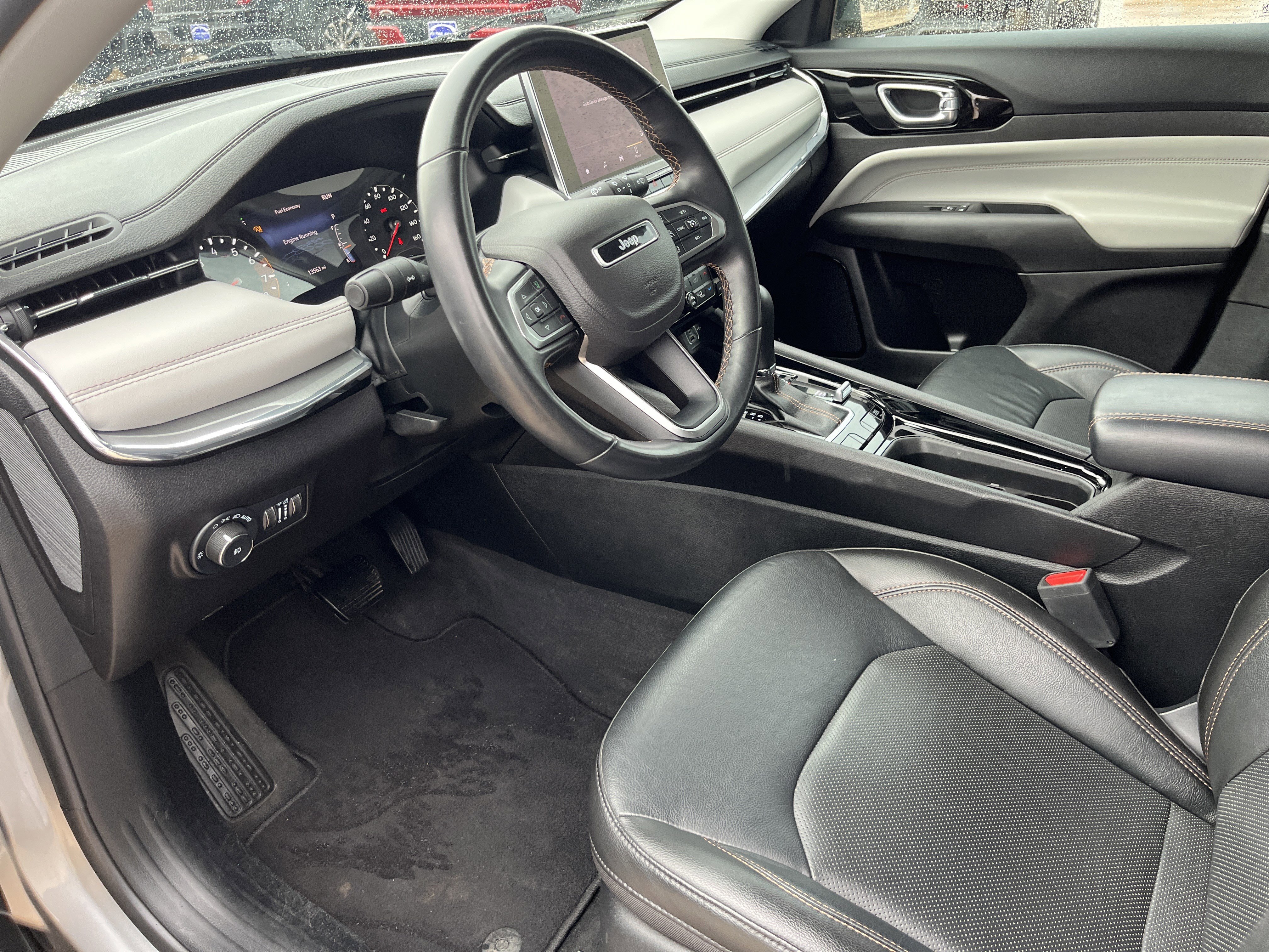 Used 2022 Jeep Compass Limited image 8