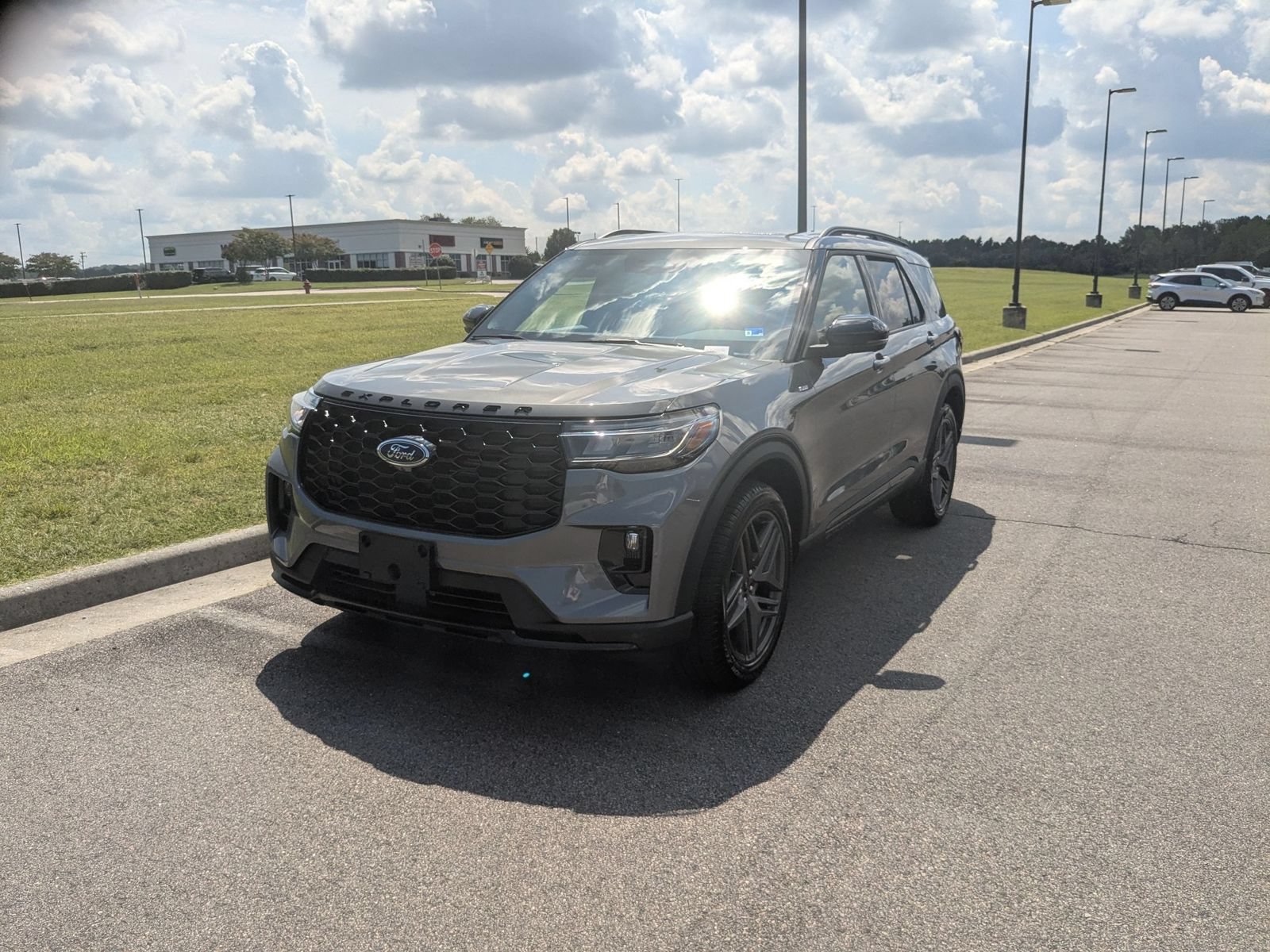 New 2026 Ford Explorer ST-Line w/ ST-Line Street Pack AWD/4WD image 7