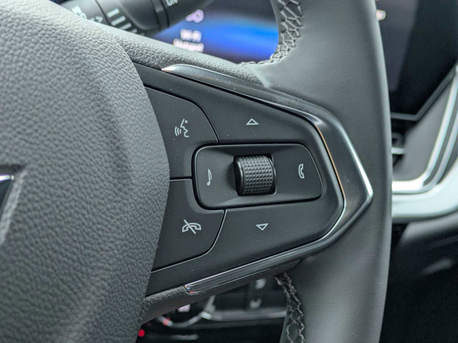 New 2026 Chevrolet Trax LT FWD image 25