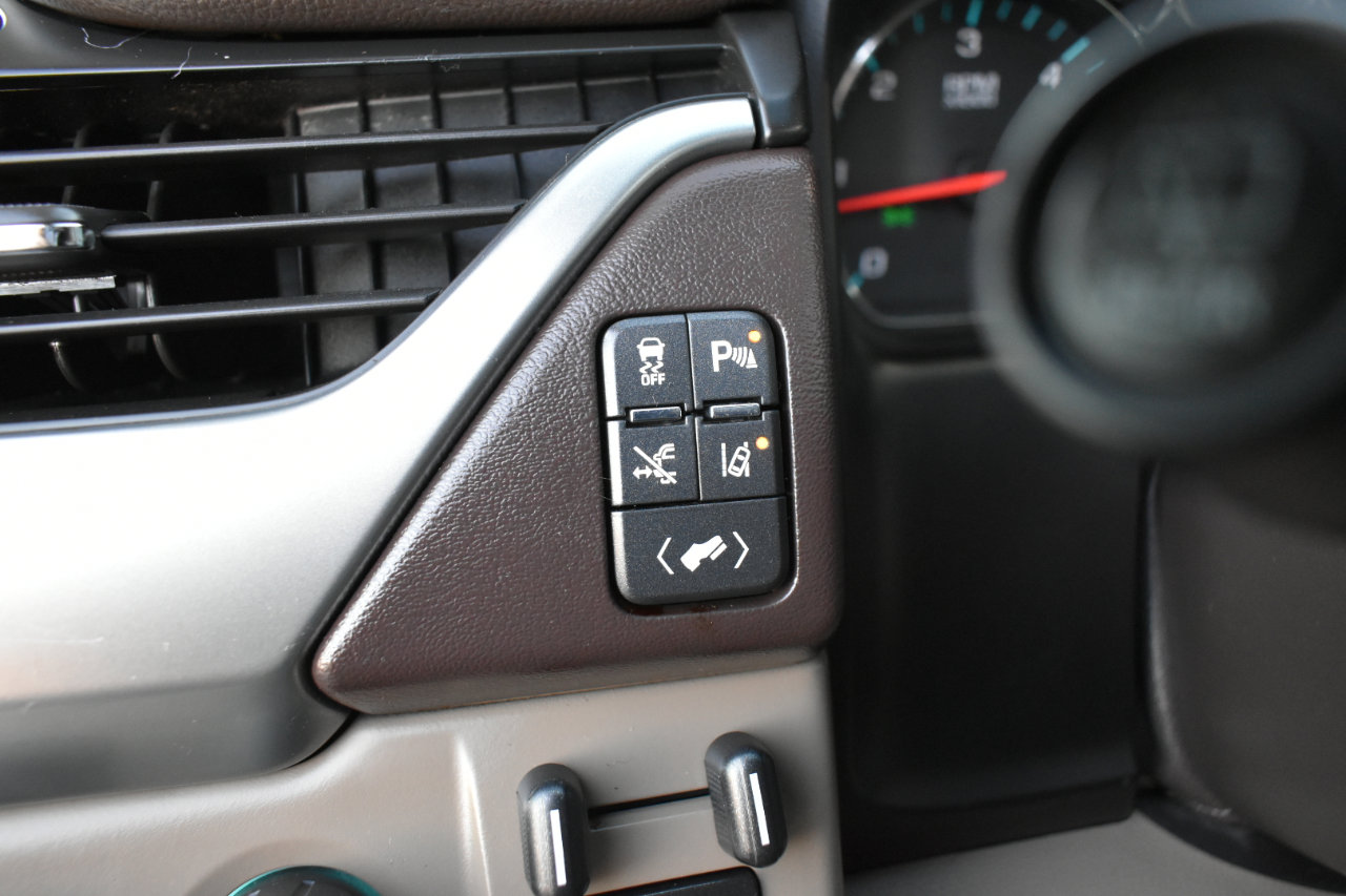 Used 2015 Chevrolet Suburban LTZ image 45