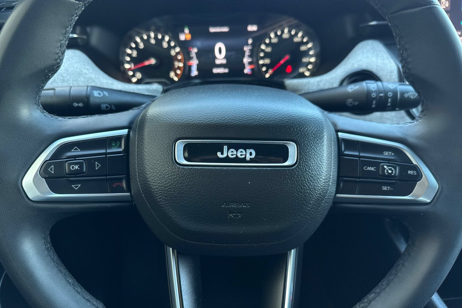 Used 2024 Jeep Compass Latitude AWD/4WD image 23