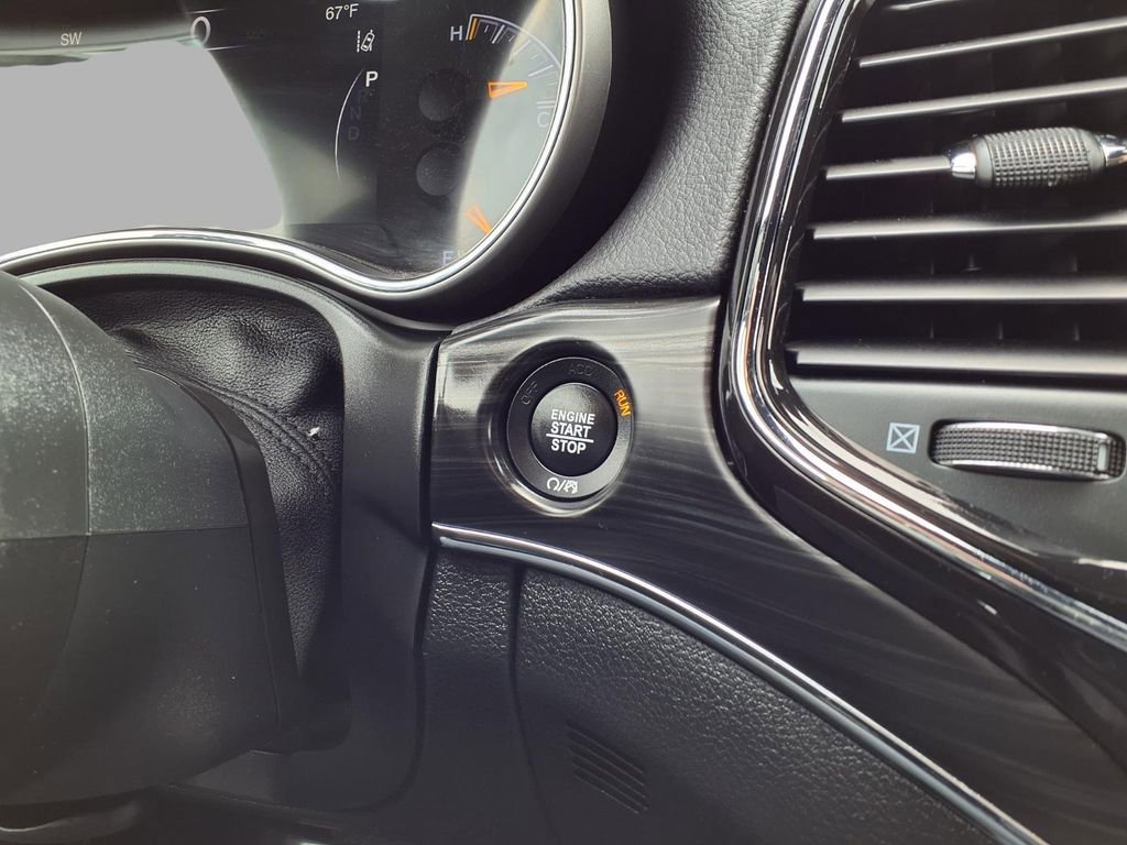 Certified 2021 Jeep Grand Cherokee Limited w/ Premium Lighting Group image 9