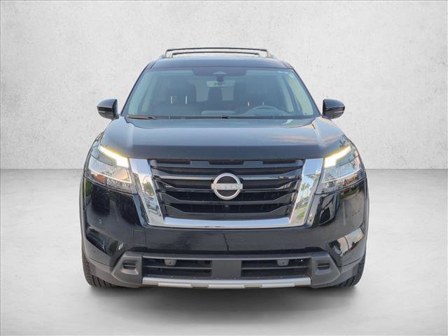 Used 2024 Nissan Pathfinder Platinum FWD image 2