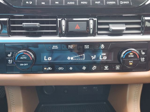 Used 2024 Nissan Pathfinder Platinum FWD image 16