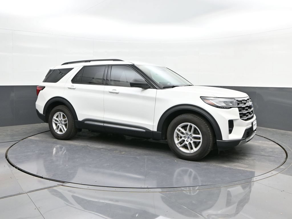 Certified 2025 Ford Explorer Active w/ Active Comfort Package RWD image 15