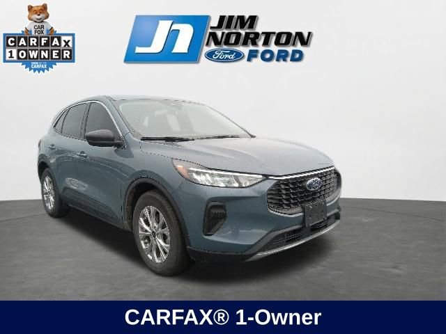 Used 2023 Ford Escape Active w/ Cold Weather Package FWD image 1