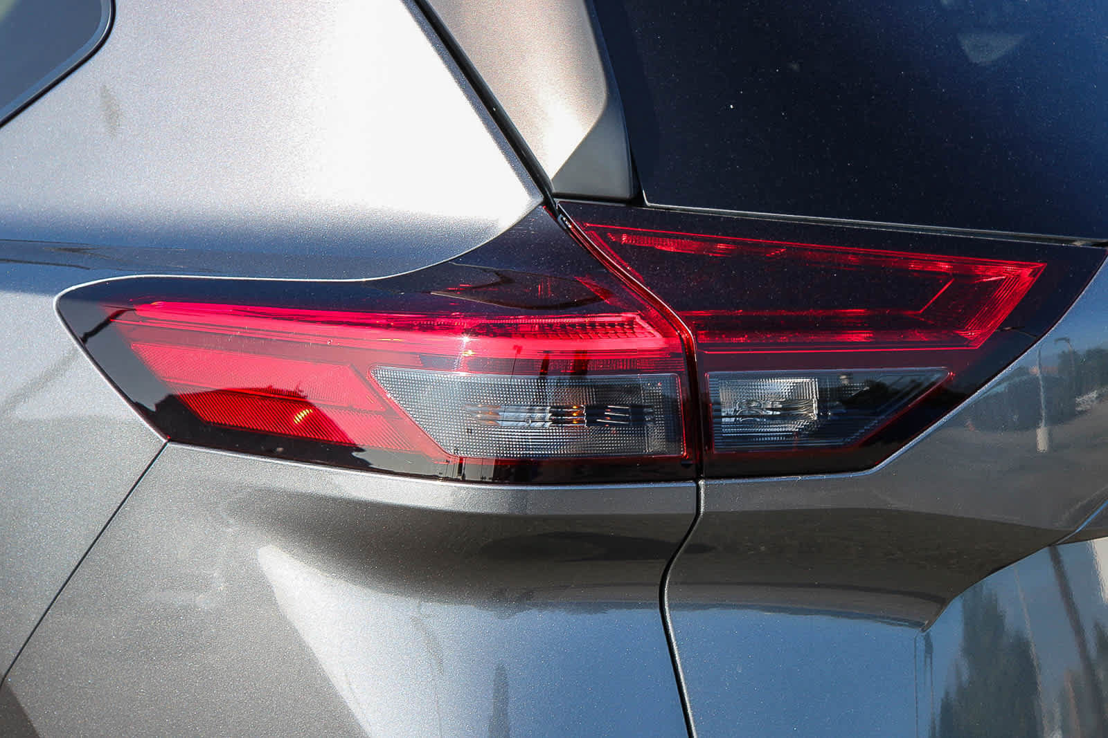 Used 2026 Nissan Rogue S AWD/4WD image 9
