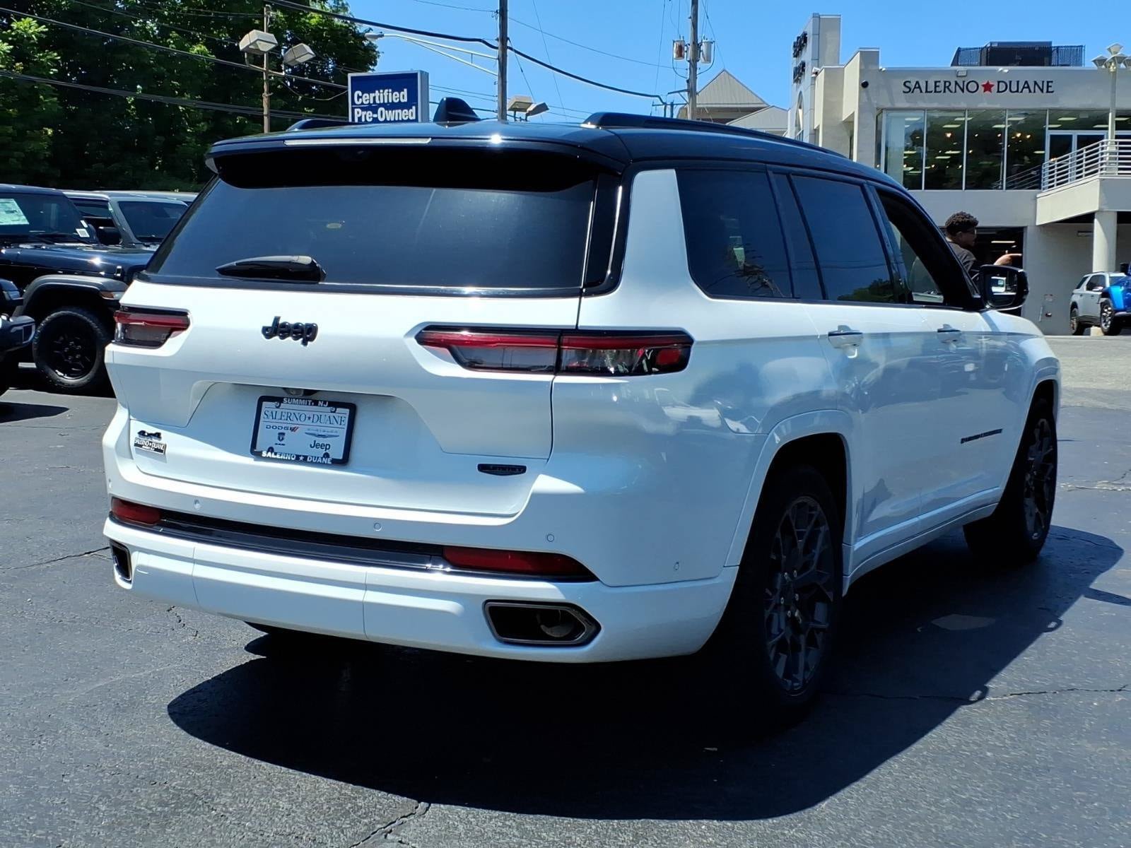 Certified 2024 Jeep Grand Cherokee L Summit AWD/4WD image 4