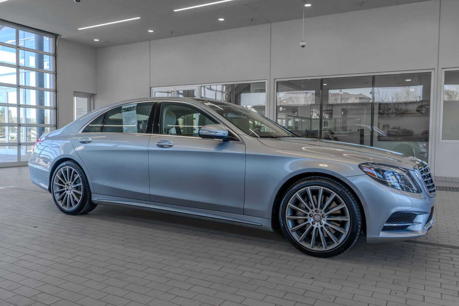 Used 2015 Mercedes-Benz S 550 Sedan image 12