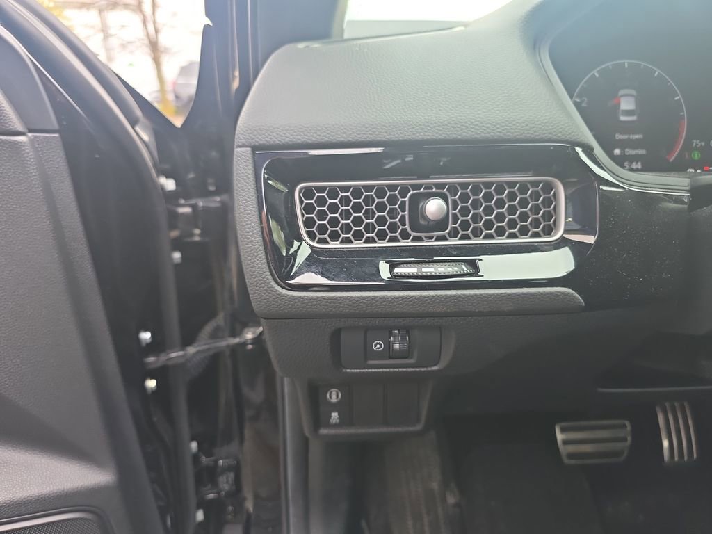 Used 2023 Honda Civic Sport image 17