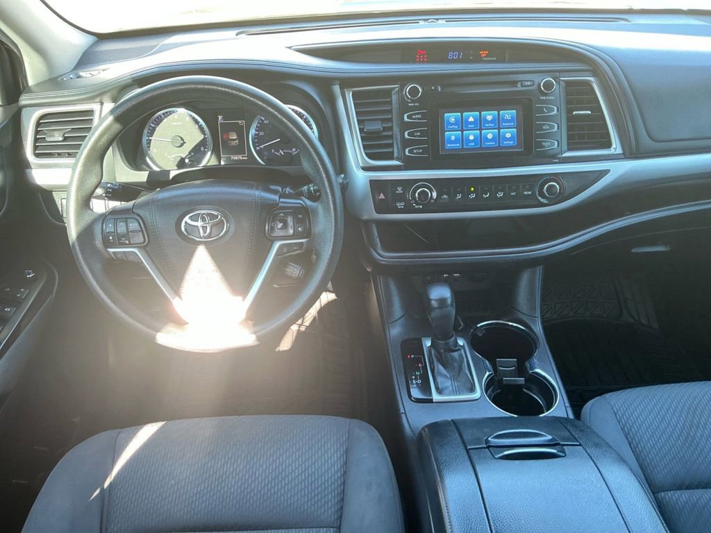 Used 2019 Toyota Highlander LE FWD image 17