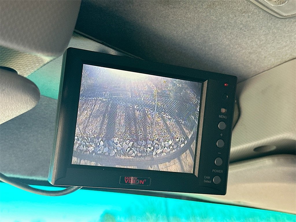 Used 2018 Isuzu NPR image 20