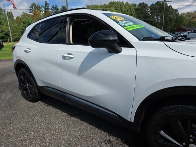 Used 2021 Buick Envision Essence w/ Sport Touring Package AWD/4WD image 32