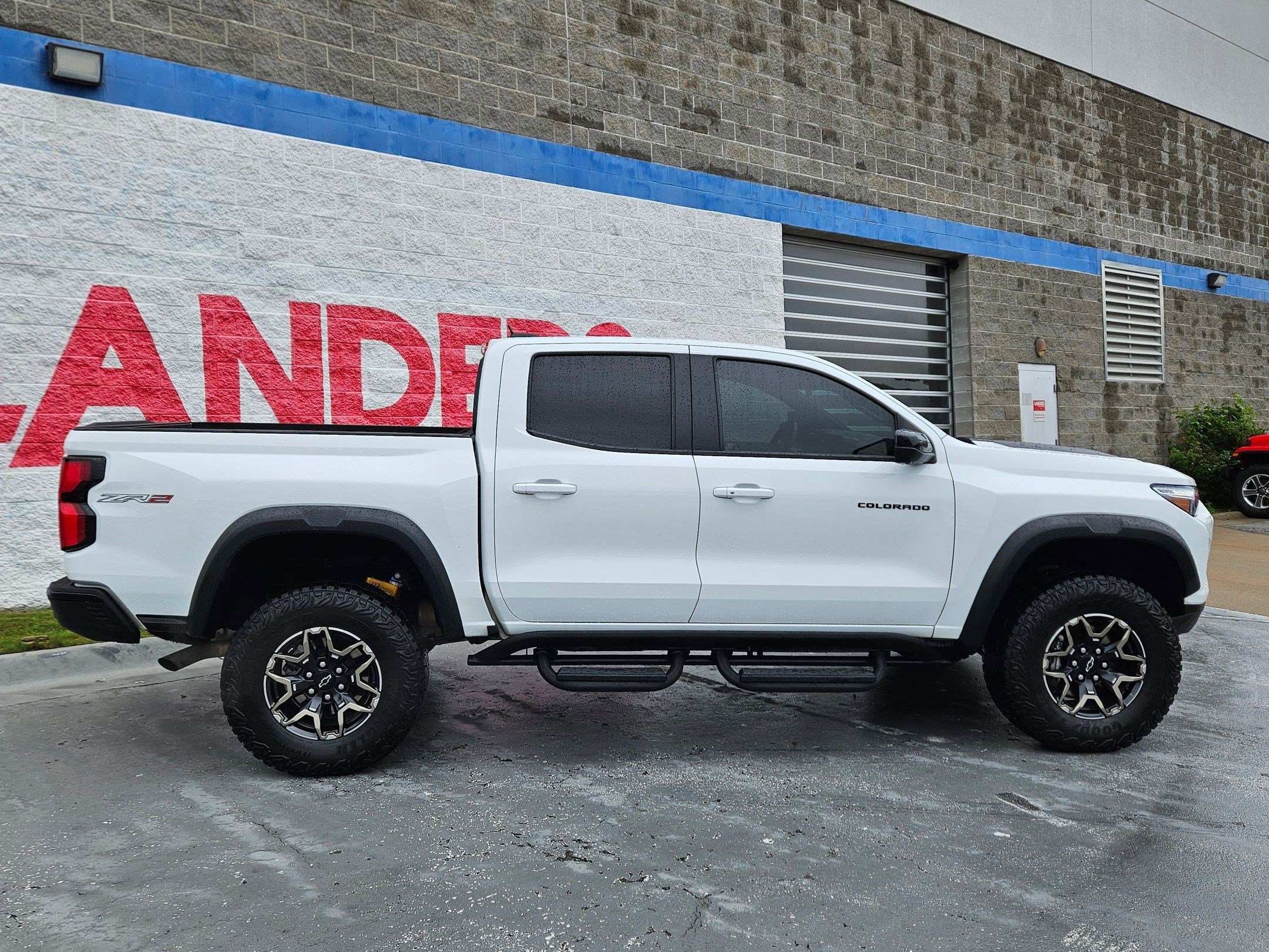 Used 2023 Chevrolet Colorado ZR2 w/ ZR2 Convenience Package III AWD/4WD image 8