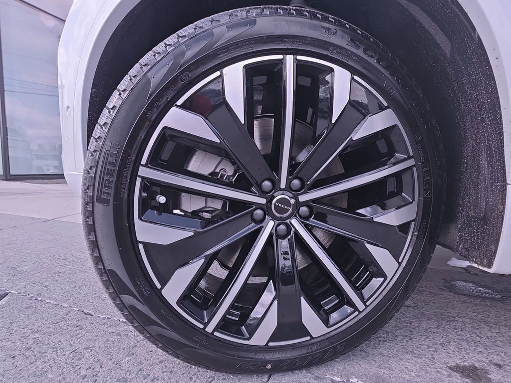 New 2026 Volvo XC90 T8 Plus w/ Protection Package Premier image 37