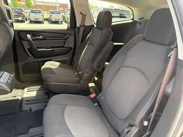 Used 2015 Chevrolet Traverse LT w/ Style and Technology Package FWD image 17