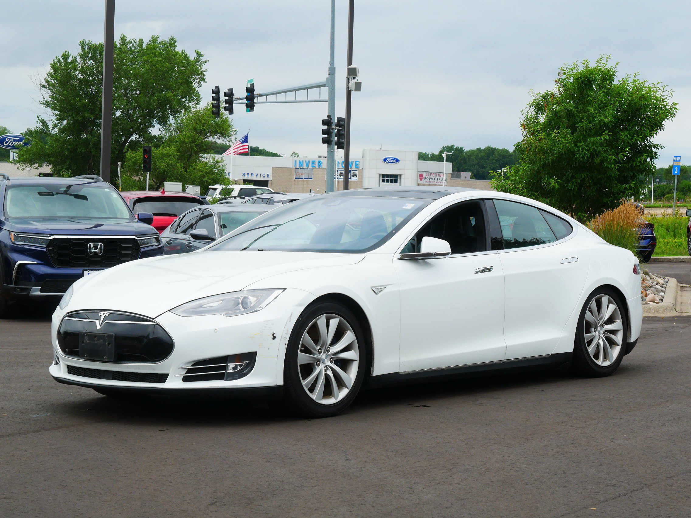 Used 2015 Tesla Model S 90D AWD/4WD image 2