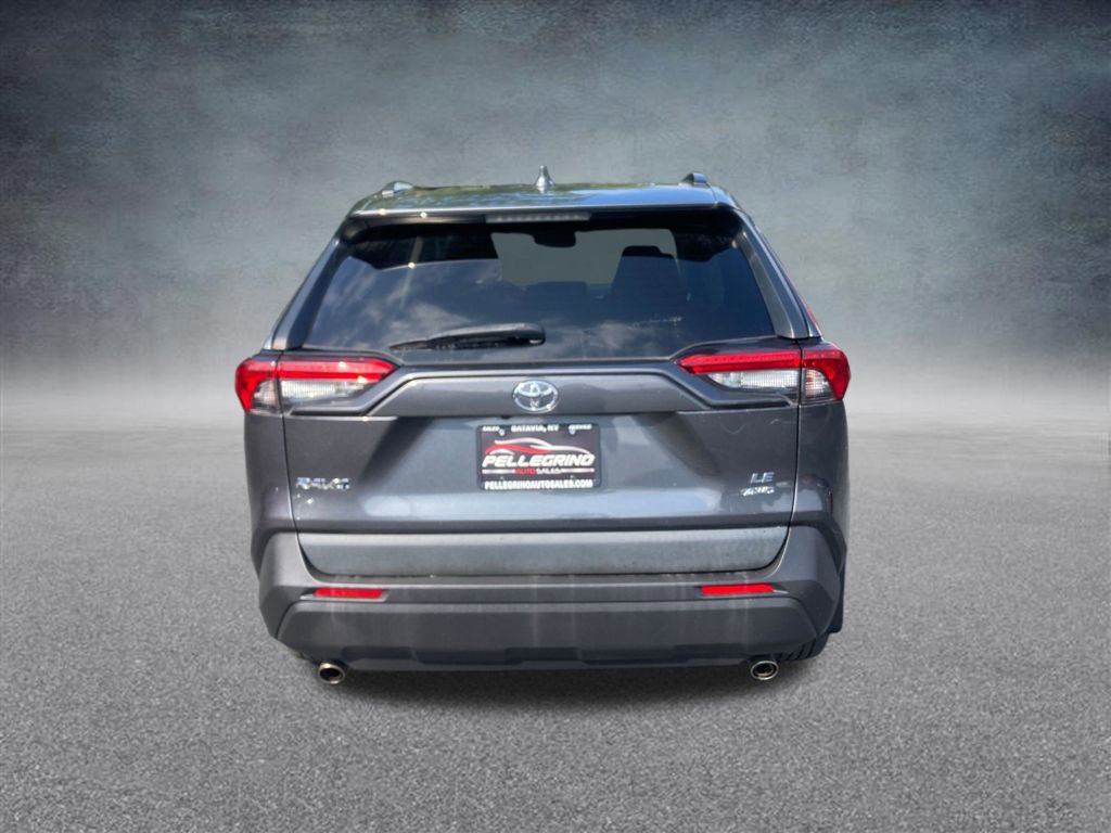 Used 2020 Toyota RAV4 LE image 4
