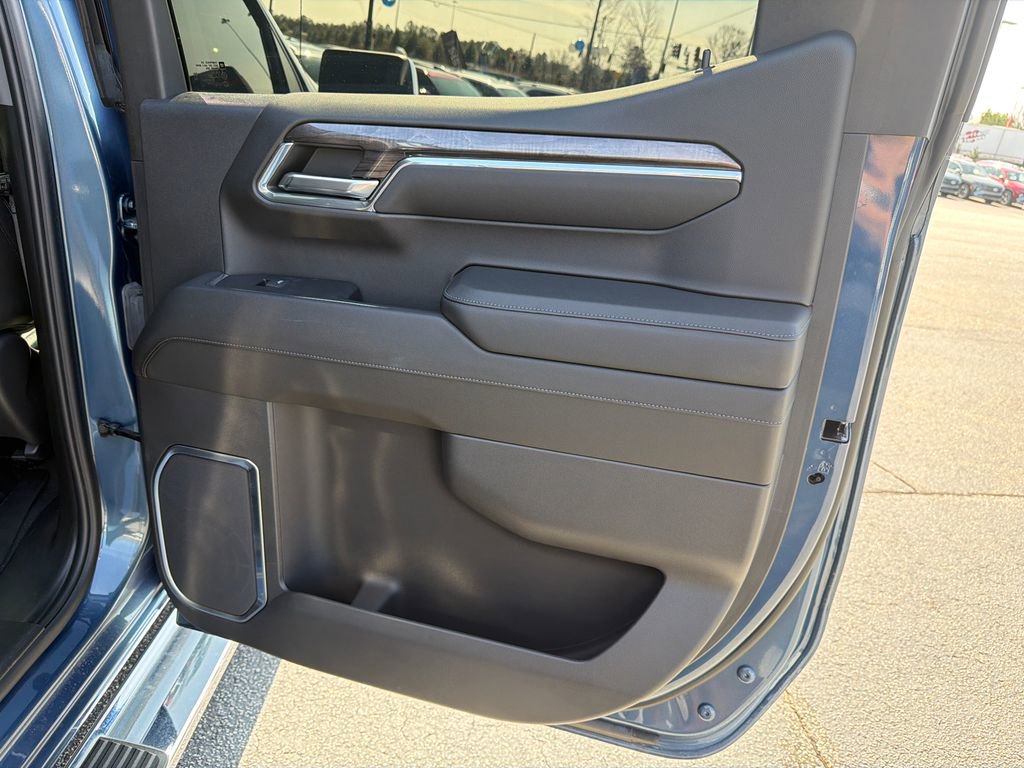 Used 2024 Chevrolet Silverado 1500 LTZ image 16