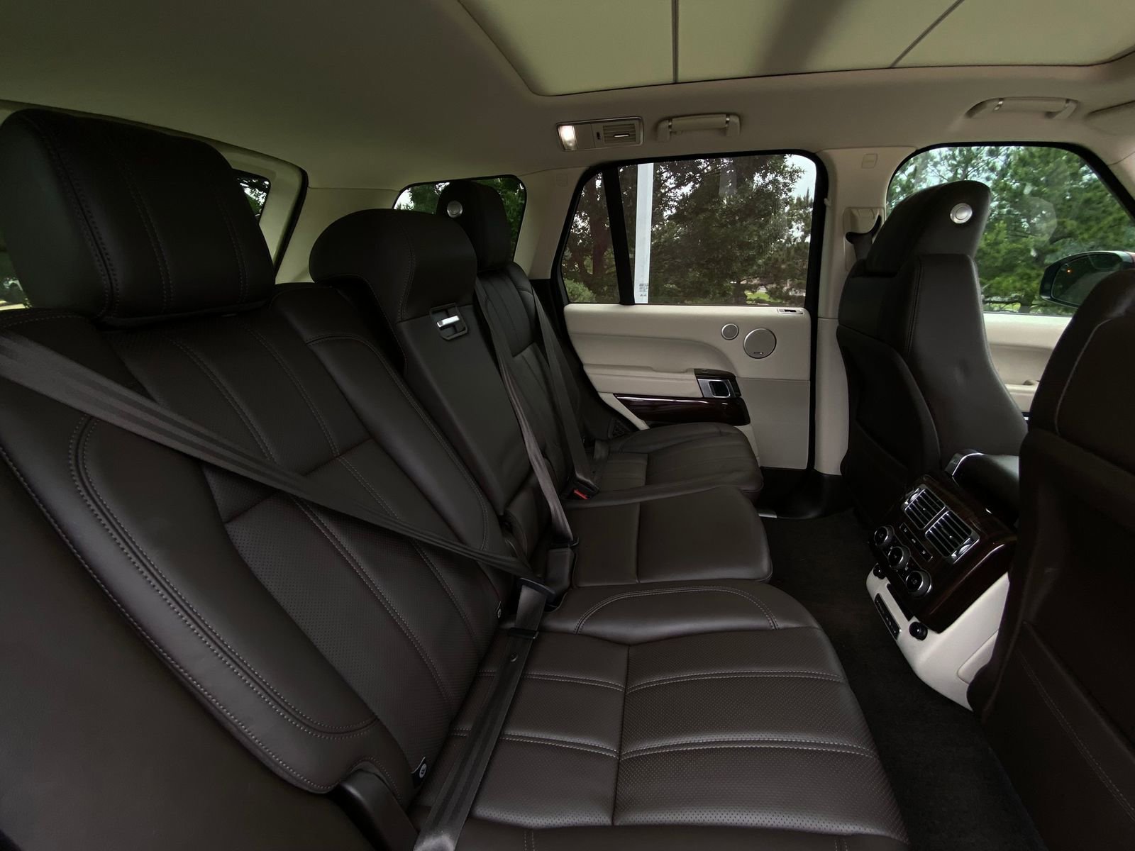 Used 2015 Land Rover Range Rover Supercharged AWD/4WD image 28