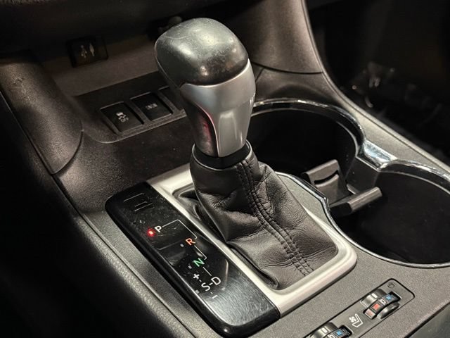 Used 2016 Toyota Highlander Limited Platinum FWD image 32