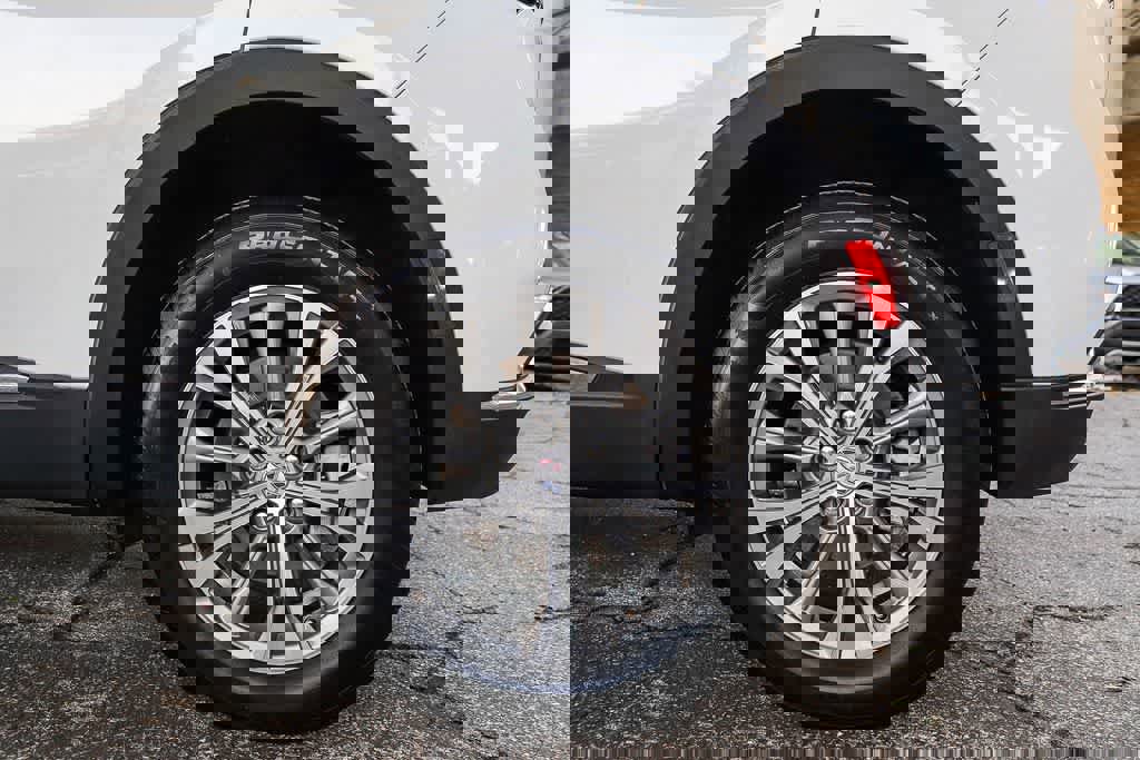 Used 2023 Buick Envision Preferred image 10