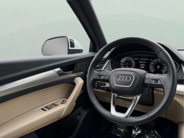Certified 2025 Audi Q5 2.0T Premium w/ Convenience Plus Package AWD/4WD image 13