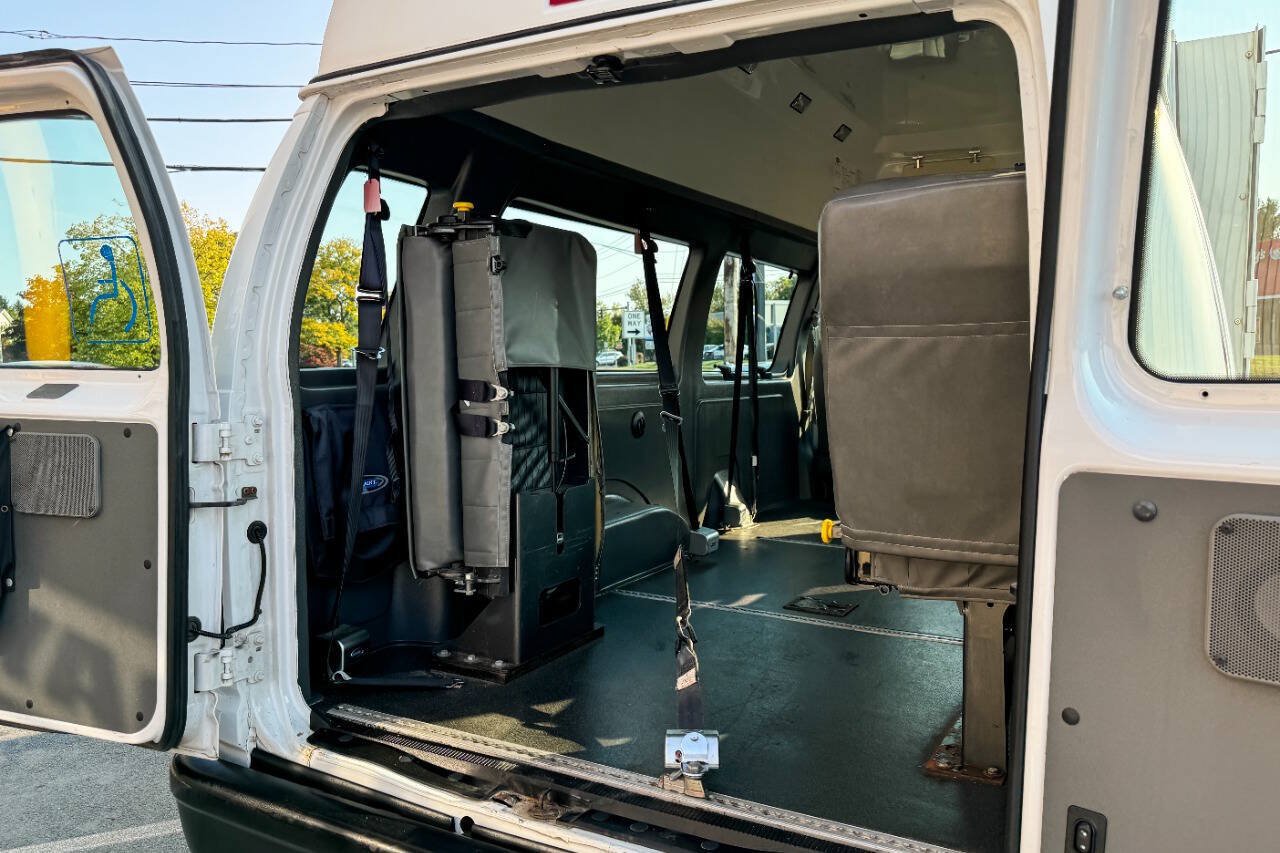 Used 2011 Ford E-350 and Econoline 350 Extended Super Duty w/ PWR Group RWD image 21