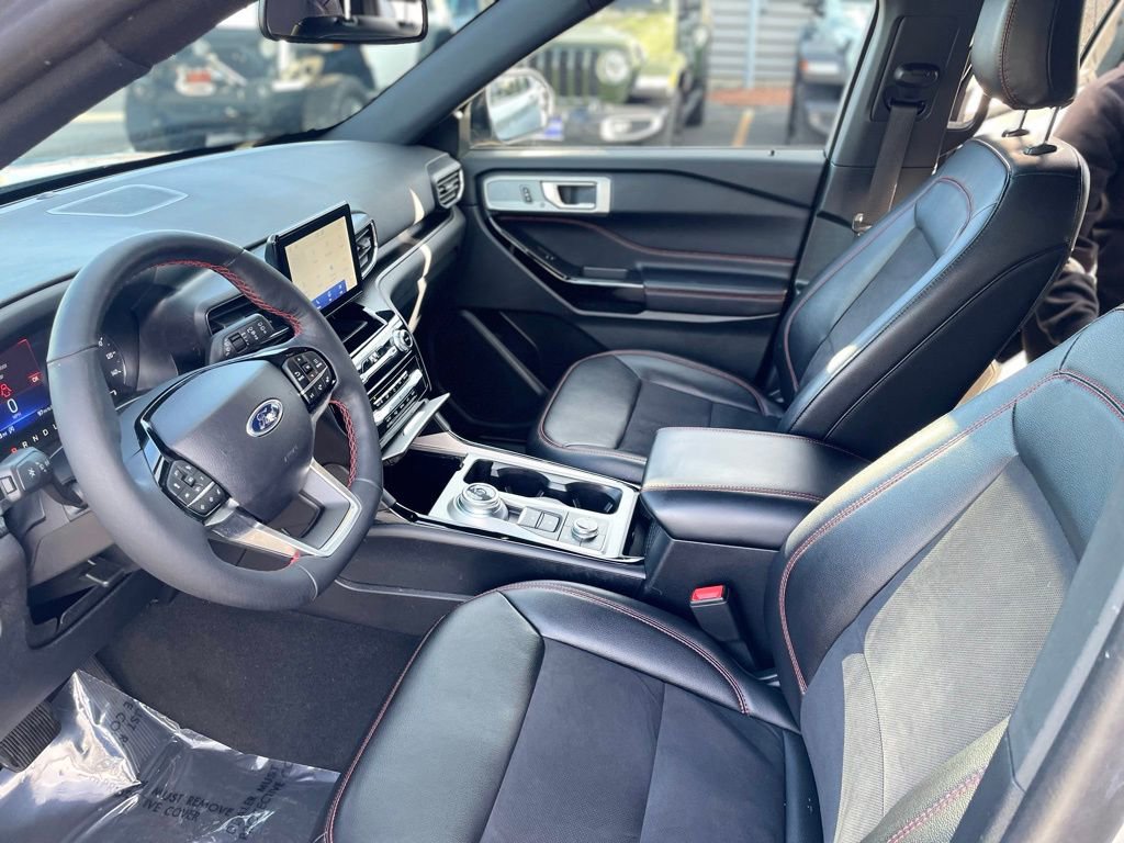 Used 2024 Ford Explorer ST-Line w/ Class IV Trailer Tow Package AWD/4WD image 10