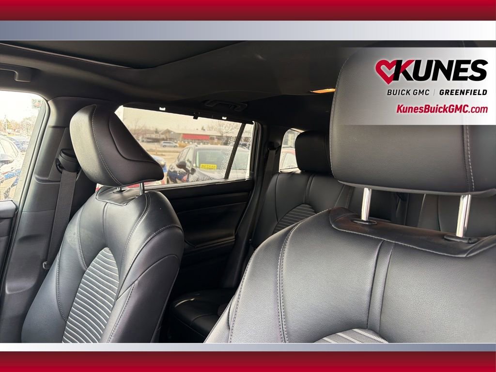 Used 2024 Toyota Highlander XSE image 23