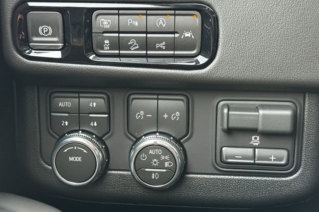 New 2026 GMC Yukon Elevation image 33