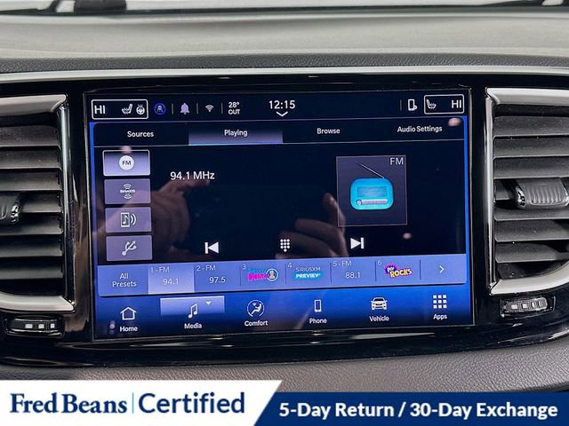 Used 2025 Chrysler Pacifica Select image 25