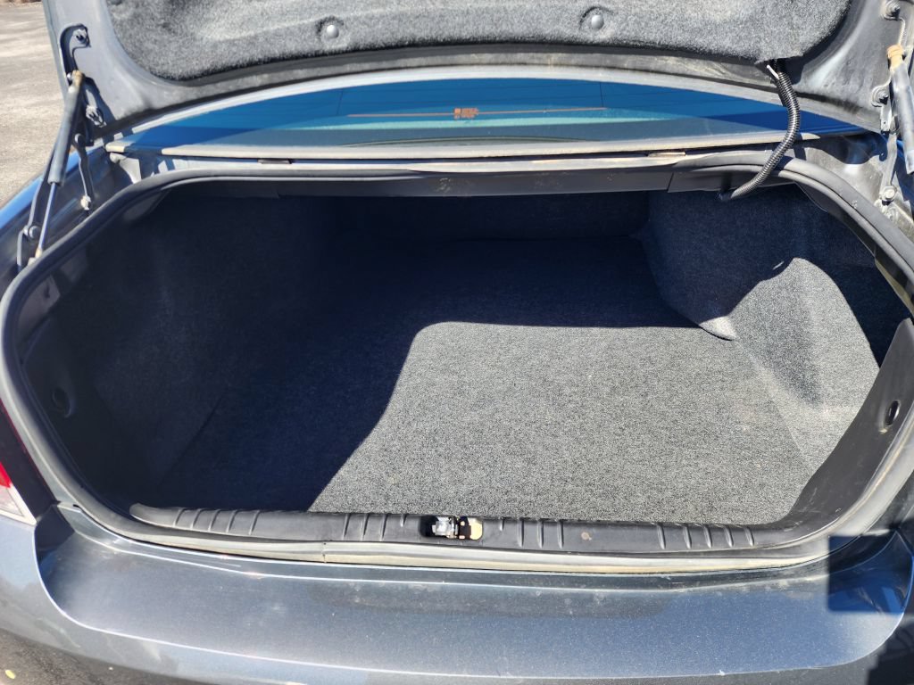 Used 2011 Chevrolet Impala LS FWD image 6