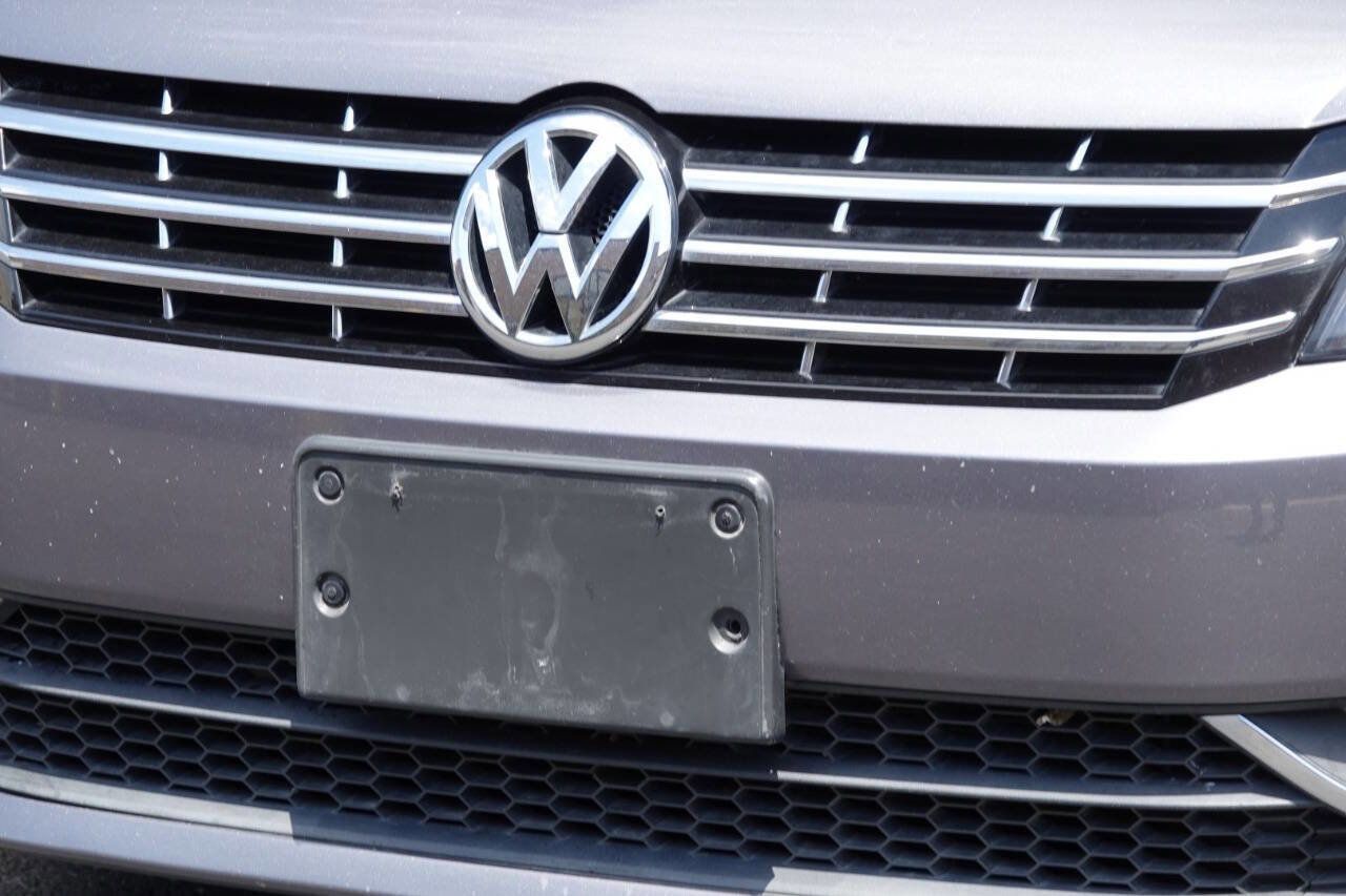 Used 2013 Volkswagen Passat TDI SEL Premium image 28