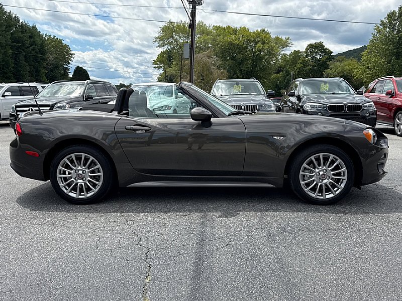 Used 2017 FIAT 124 Spider Classica image 7