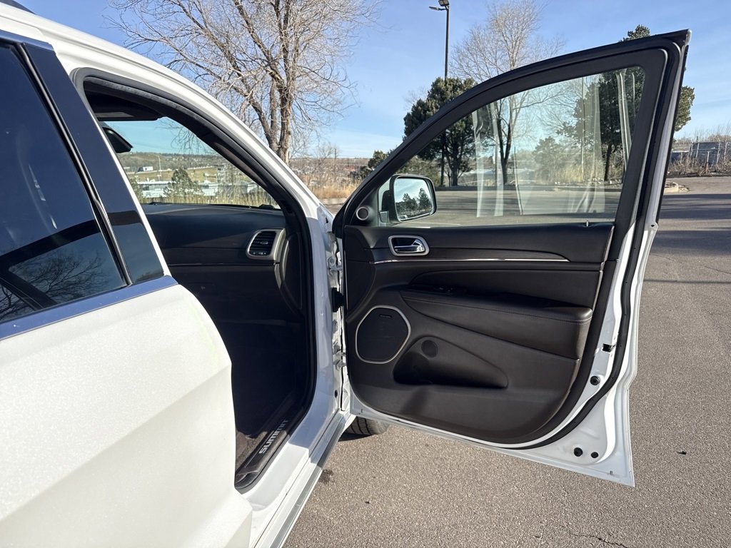 Used 2016 Jeep Grand Cherokee Summit w/ Platinum Series Group image 27