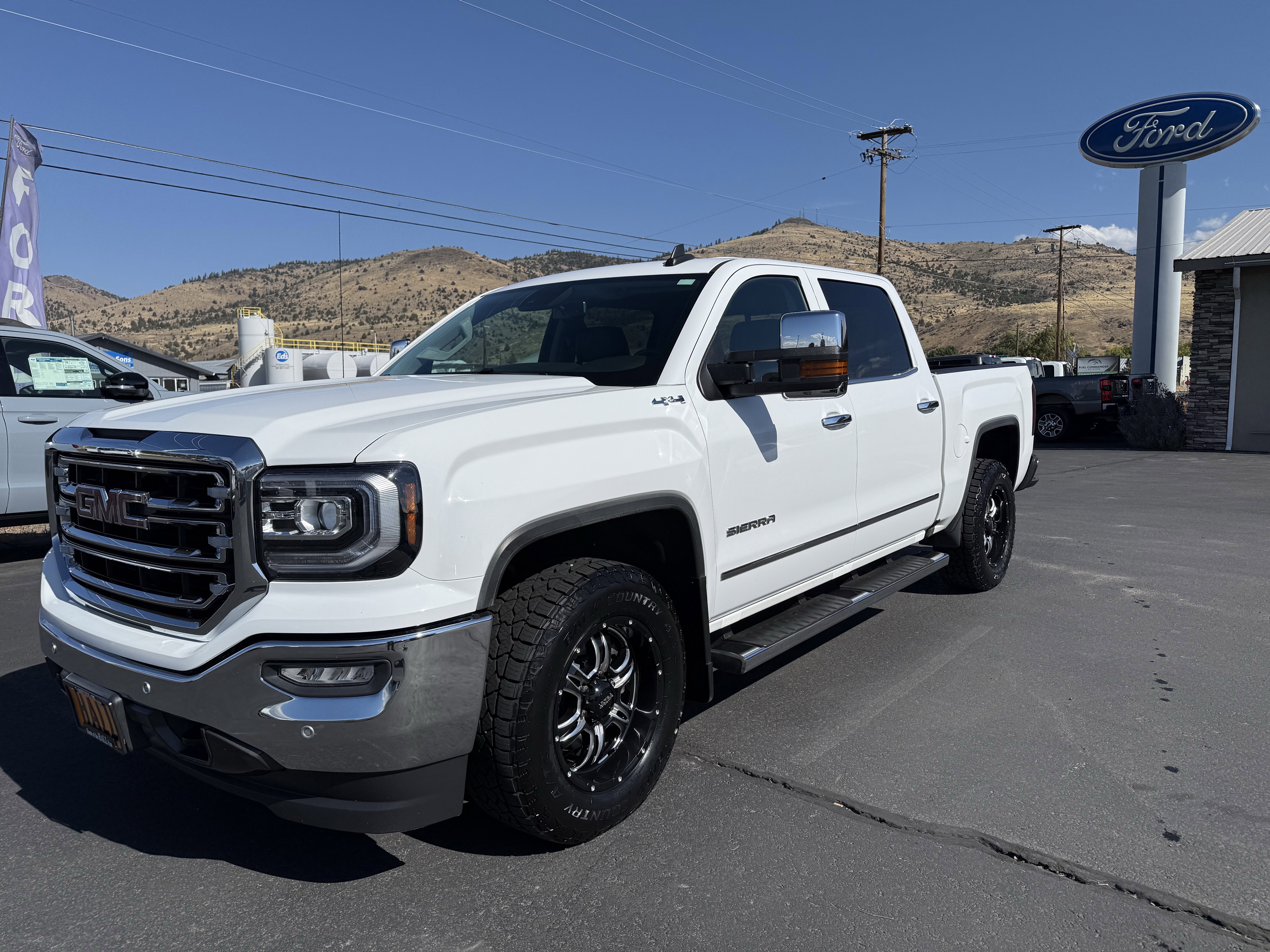 Used 2018 GMC Sierra 1500 SLT image 1