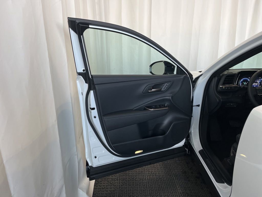 Used 2025 Toyota Crown Signia image 19