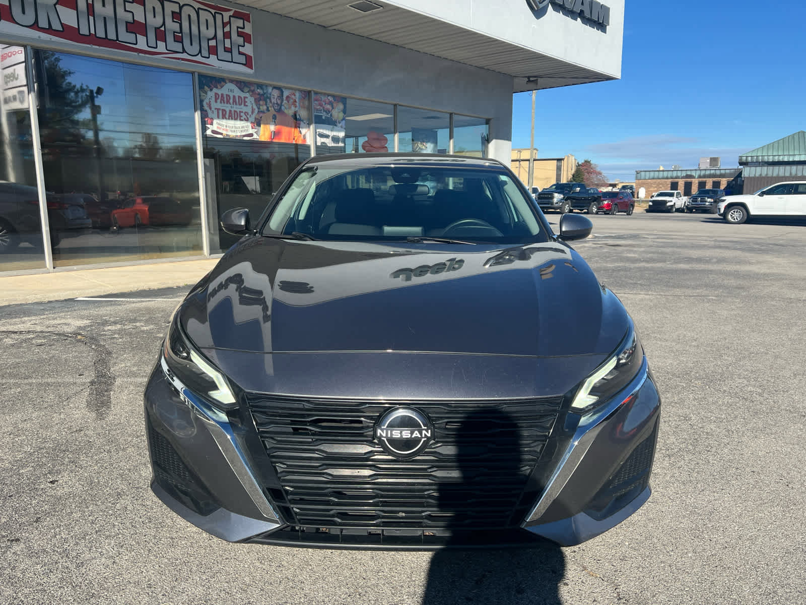 Used 2023 Nissan Altima 2.5 SV image 3