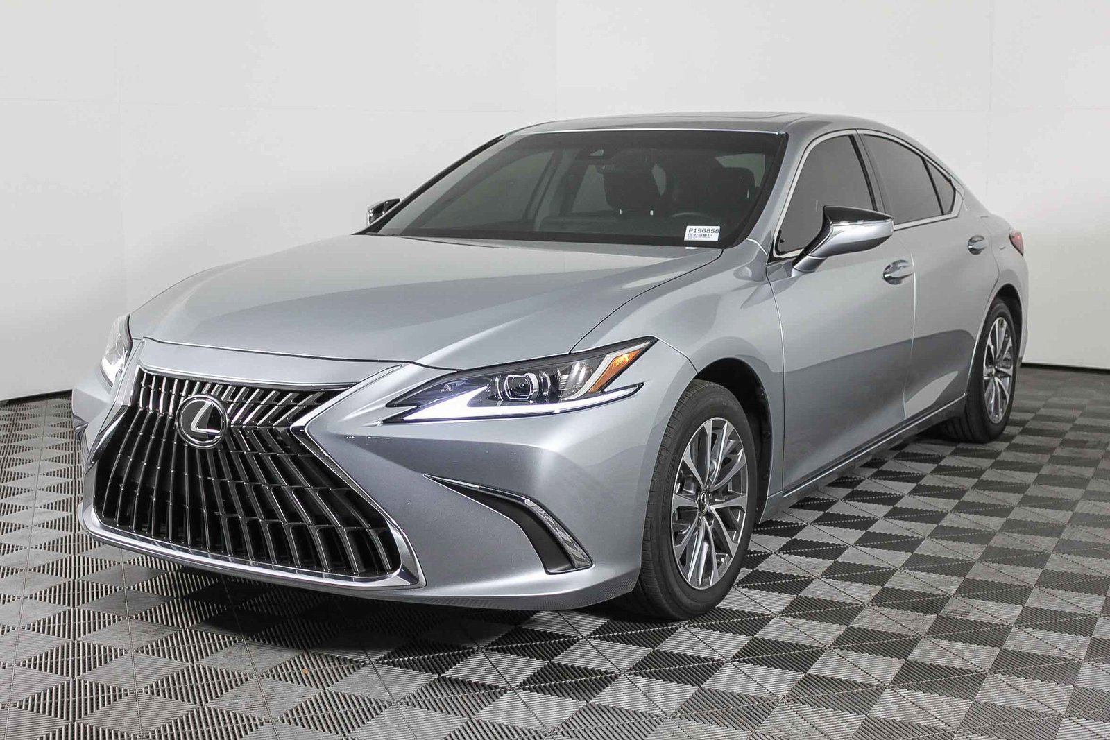 Used 2025 Lexus ES 350 image 3