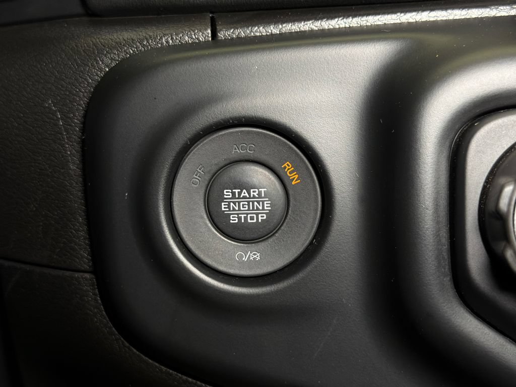 Used 2023 Jeep Wrangler Unlimited Sahara w/ Cold Weather Group AWD/4WD image 30
