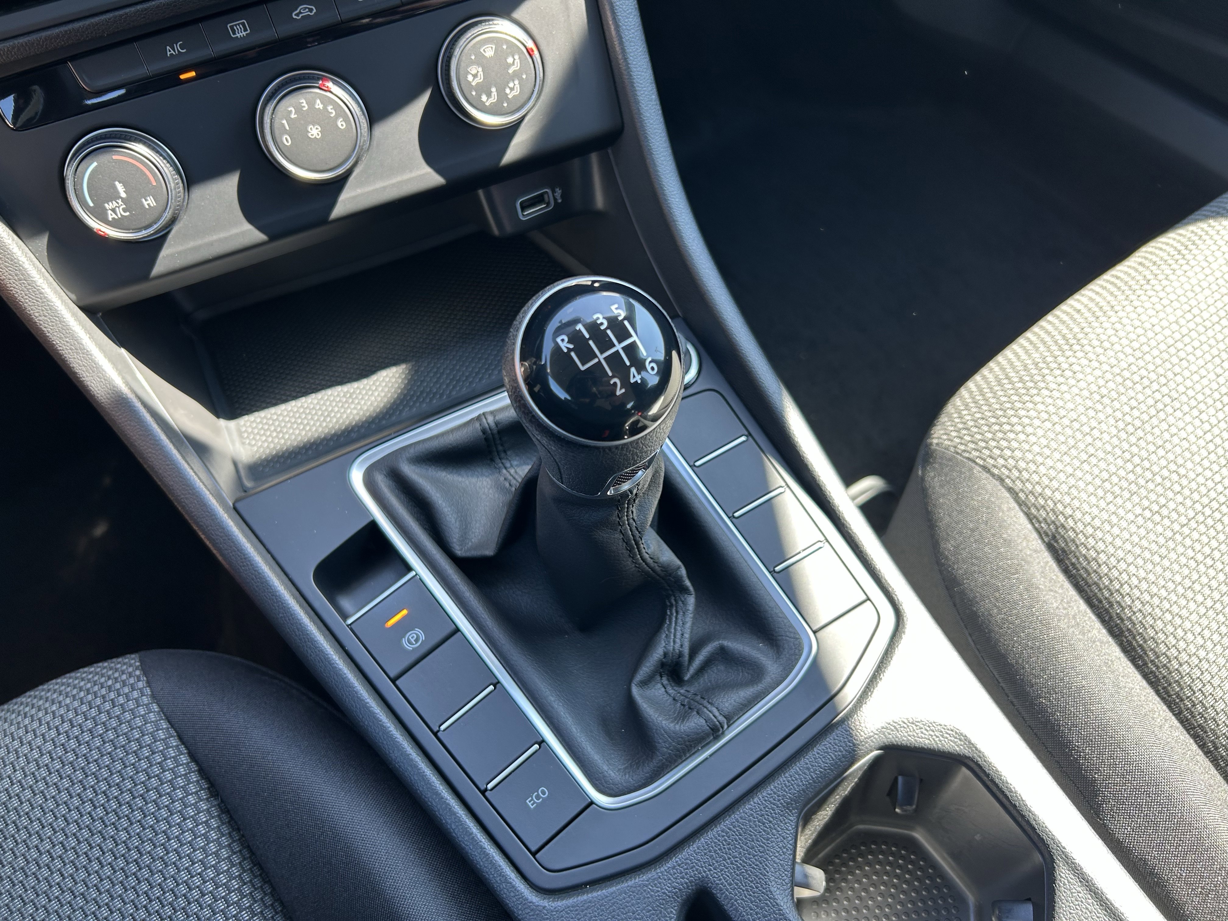 Used 2019 Volkswagen Jetta S image 15