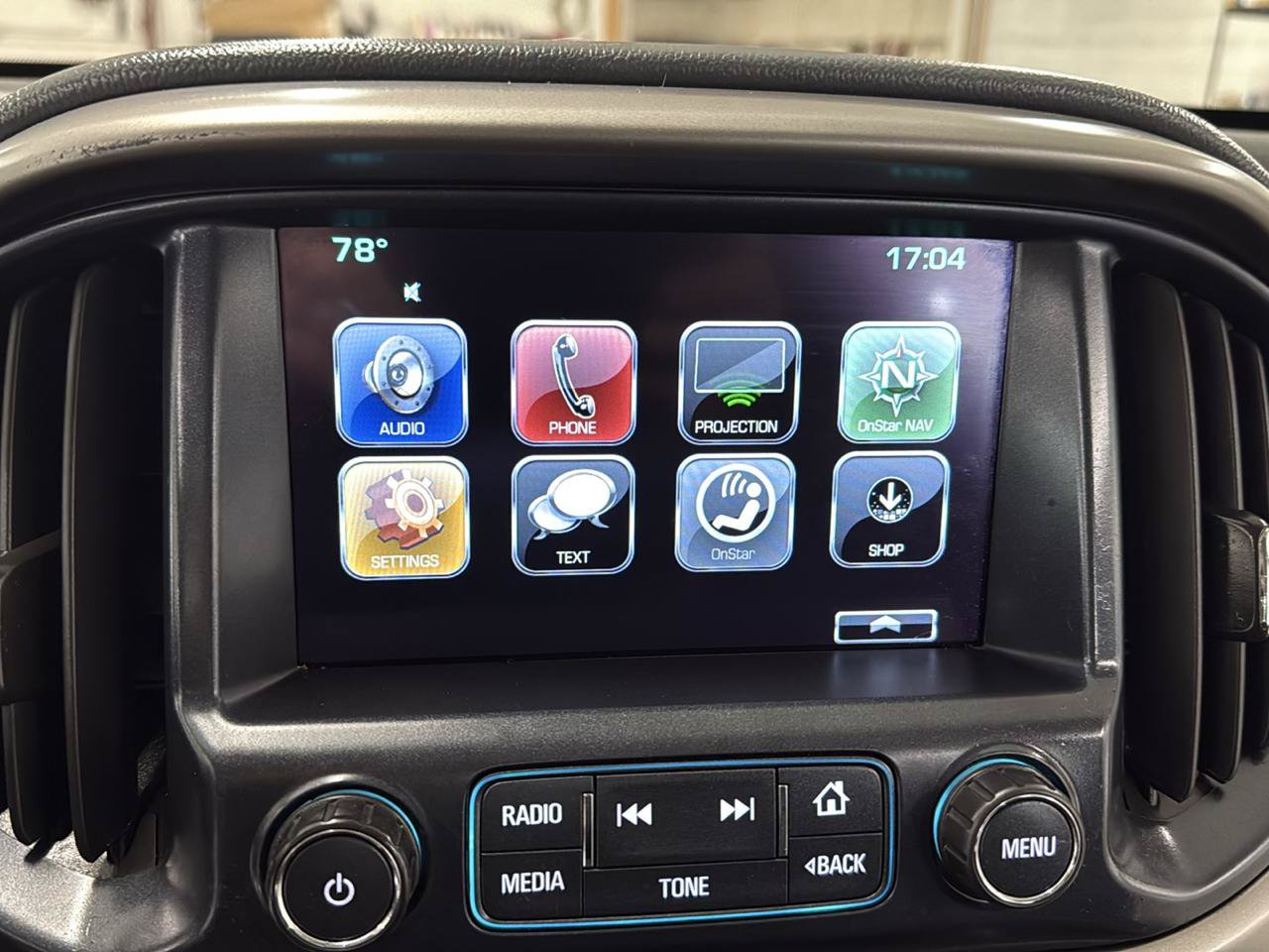 Used 2017 Chevrolet Colorado Z71 AWD/4WD image 18