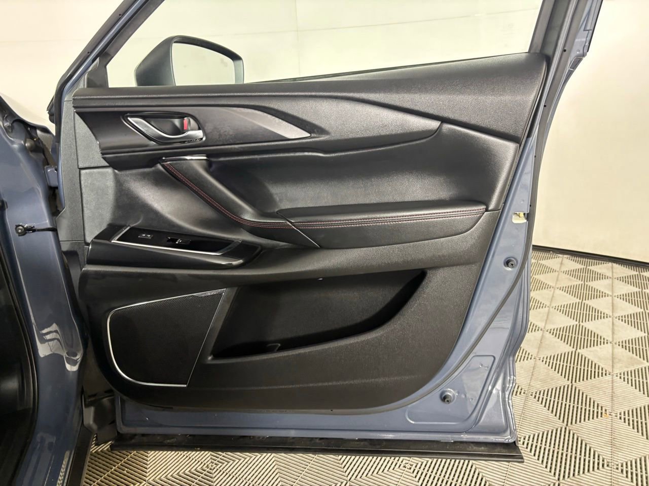 Used 2023 MAZDA CX-9 Carbon Edition image 31