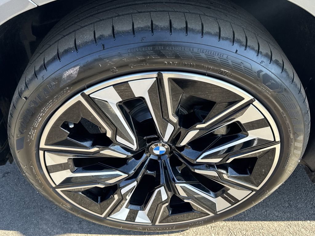 Used 2025 BMW X3 xDrive30i w/ M Sport Package image 15