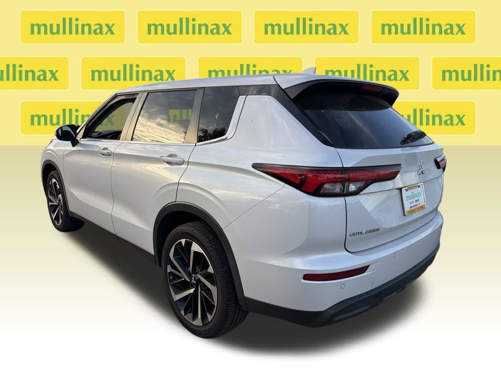 Used 2022 Mitsubishi Outlander ES FWD image 7