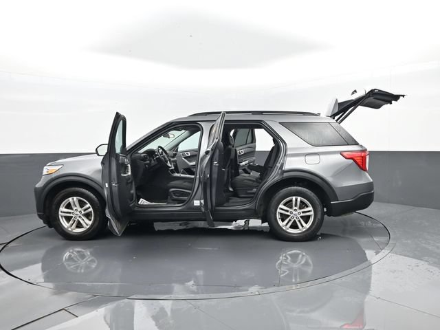 Used 2023 Ford Explorer XLT AWD/4WD image 32